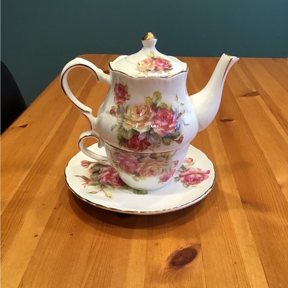GRACE’S TEAWARE TEA FOR ONE ENGLISH ROSE GARDEN TEAPOT CUP SAUCER - Picture 4 of 10